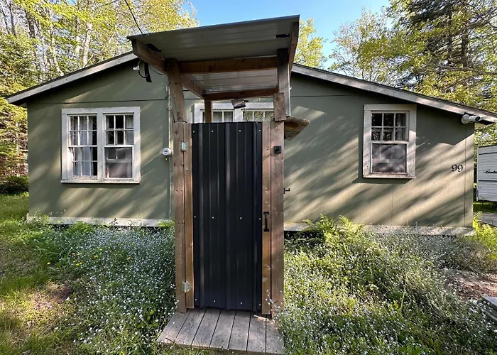Archie\'S Lakeside Cabin