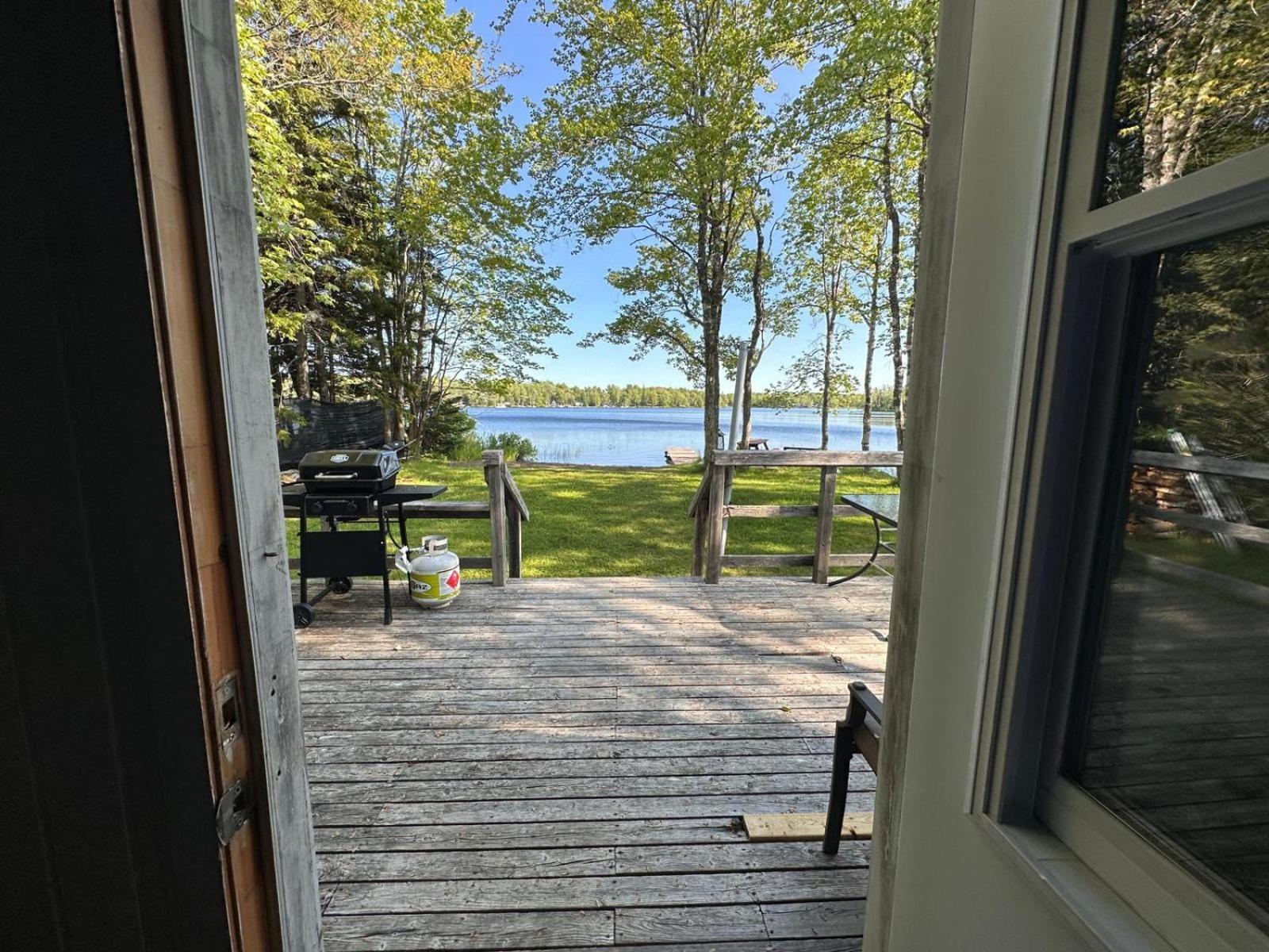 Archie's Lakeside Wolfville