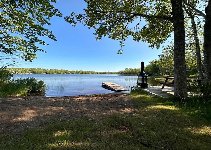 Archie\'S Lakeside Cabin